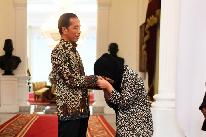 Momen Siti Aisyah Bertemu Jokowi di Istana
