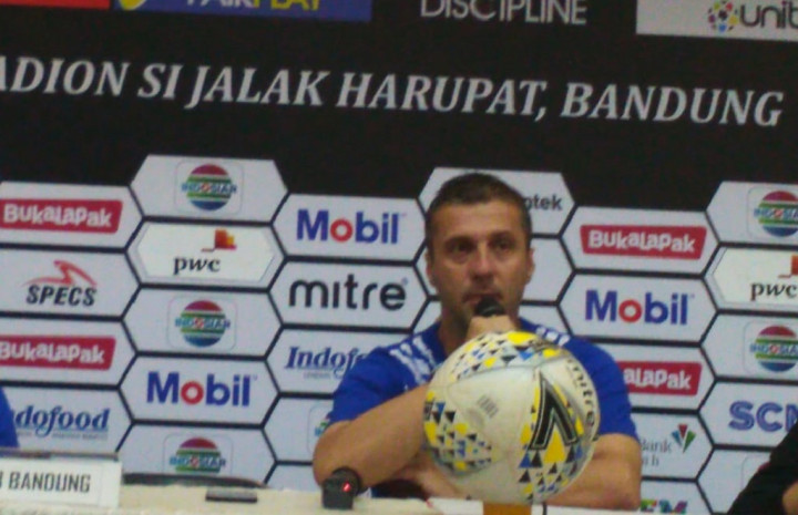 Persib Bantai Perseru, Radovic Sanjung Pemain