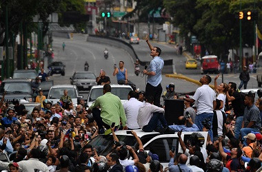 Guaido Bertekad Segera Depak Presiden Maduro