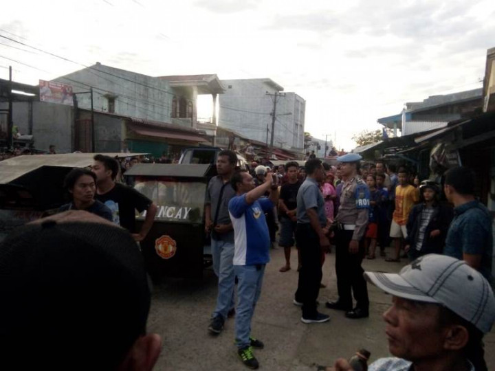 Istri Terduga Teroris Meledakkan Diri dengan Bom Lontong