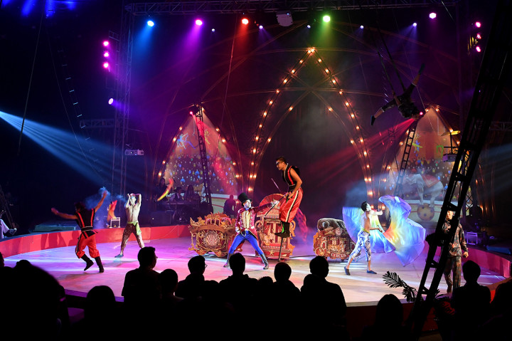 Melihat Pertunjukan 'The Great 50 Show' di Surabaya