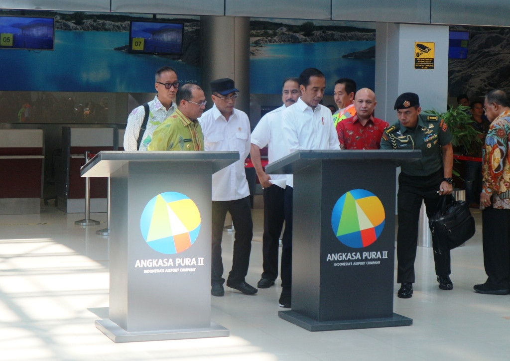 Presiden Joko Widodo saat meresmikan pengembangan terminal Bandara Depati Amir Pangkalpinang dan KEK Tanjung Kelayang, Pangkalpinang, Kamis, 14 Maret 2019. (FOTO: Medcom.id/Dheri Agriesta).