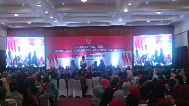 Ketika Presiden Dipuji <i>Emak-Emak</i>