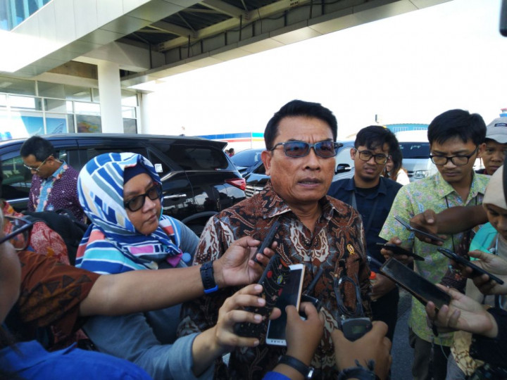 Moeldoko Minta Bahar Smith Belajar Hukum