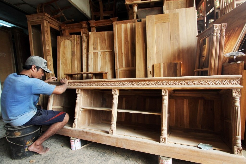 Furnitur dari  Daur  Ulang  Kayu Jati  Tua Medcom id