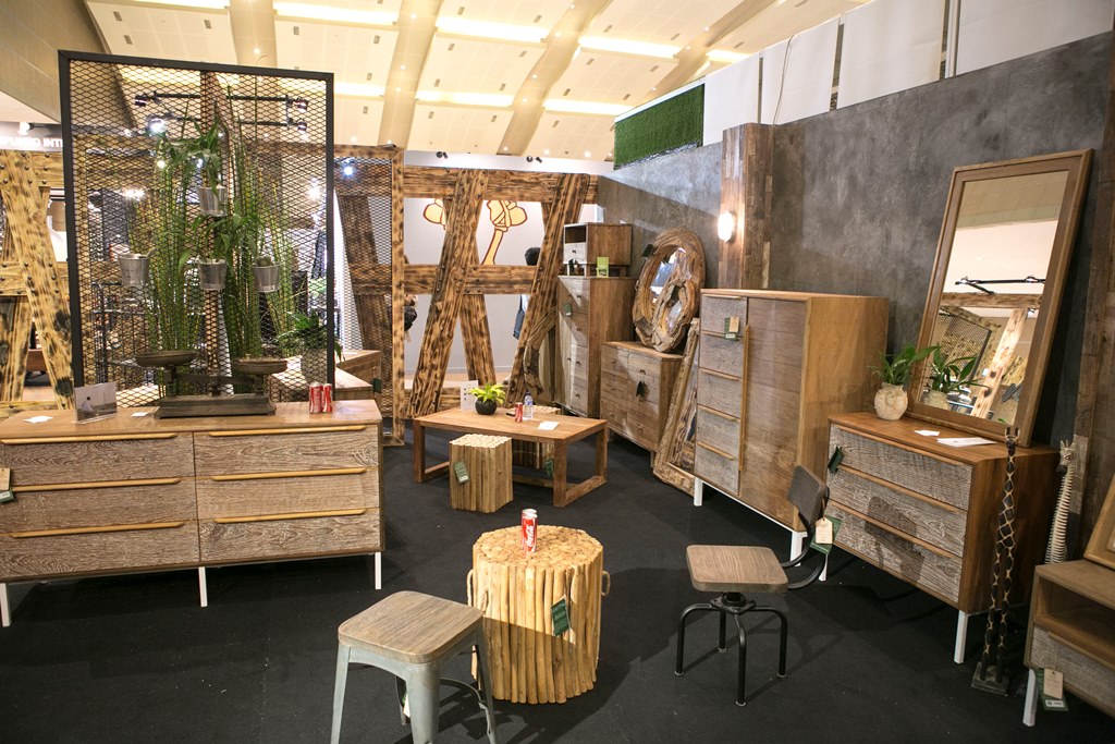 Furnitur modern minimalis berbahan kayu masih diminati. (Foto: Media Indonesia)