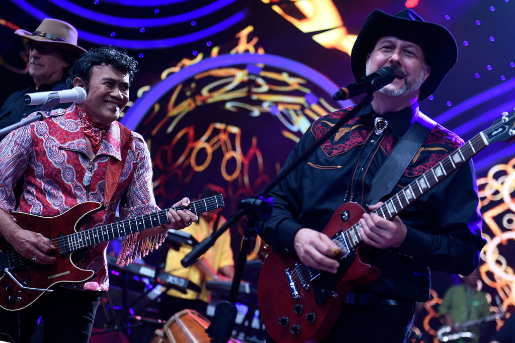 'Dangdut Cowboys' Goyang Jakarta