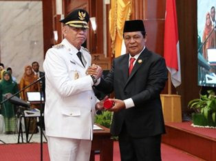 Ready Kambo Dilantik Jadi Wabup Tanah Bambu