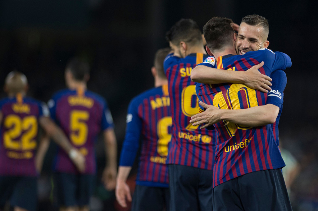 Messi Hattrick Barca Tekuk Real Betis 4-1