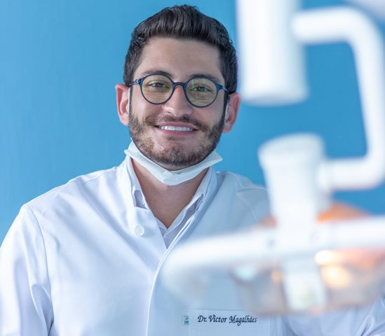 Mengenal Agenesis Gigi yang Bikin Ompong