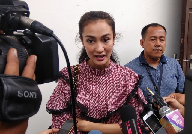 Atiqah Hasiholan Kecewa Eksepsi Ratna Sarumpaet Ditolak
