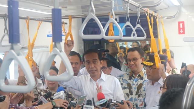 Presiden Ajak Pengguna Kendaraan Pribadi Beralih ke MRT