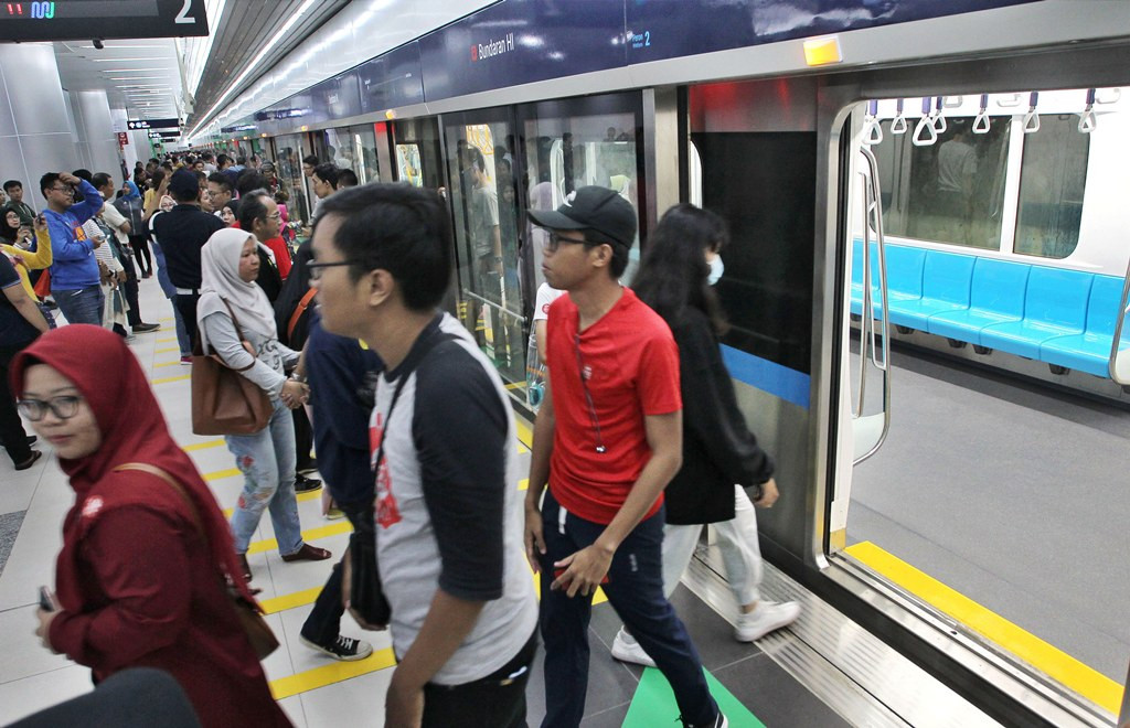 Suasana di dalam stasiun Moda Raya Terpadu (MRT) Bundaran HI, saat uji coba publik di akhir pekan. (FOTO: MI/Pius Erlangga)