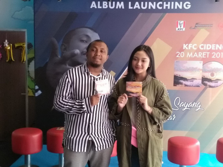 Pencipta Lagu Karna Su Sayang Gandeng Marion Jola di Album Perdana