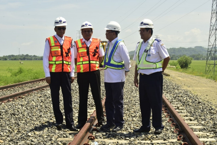 104 KM Jalur Kereta Sulsel Rampung 2020