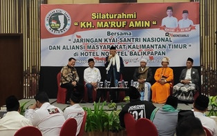 Kiai Ma'ruf: Rugi Jika Tak Pilih Jokowi