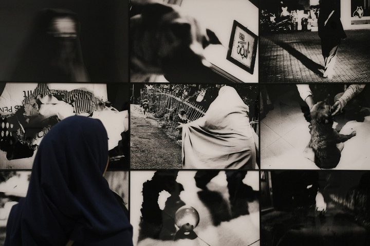 Melihat Pameran Foto