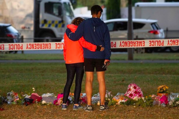 Selandia Baru Larang Peredaran Senjata Semi Otomatis