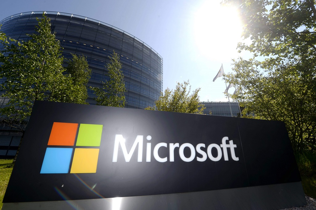 MIcrosoft hentikan dukungan untuk Windows 7 tahun depan. (Photo by Vesa Moilanen Lehtikuva / AFP Finland / OUT)