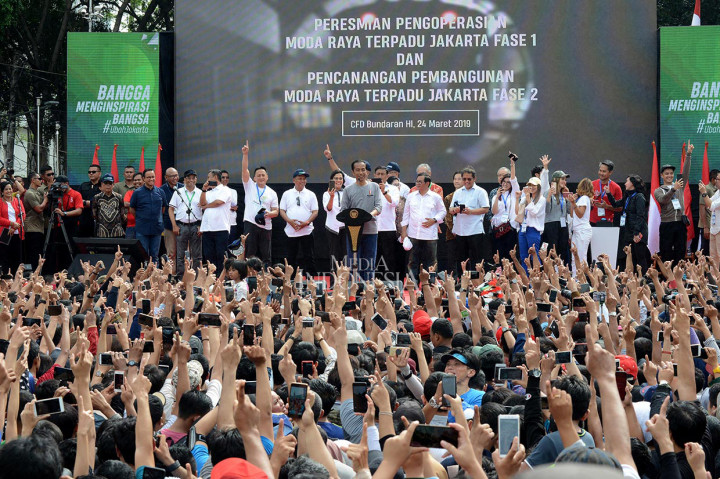 Jokowi Resmikan Pengoperasian MRT Jakarta