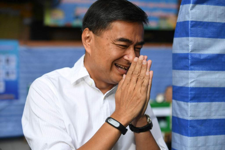 Mantan PM Thailand Mundur dari Keketuaan Partai