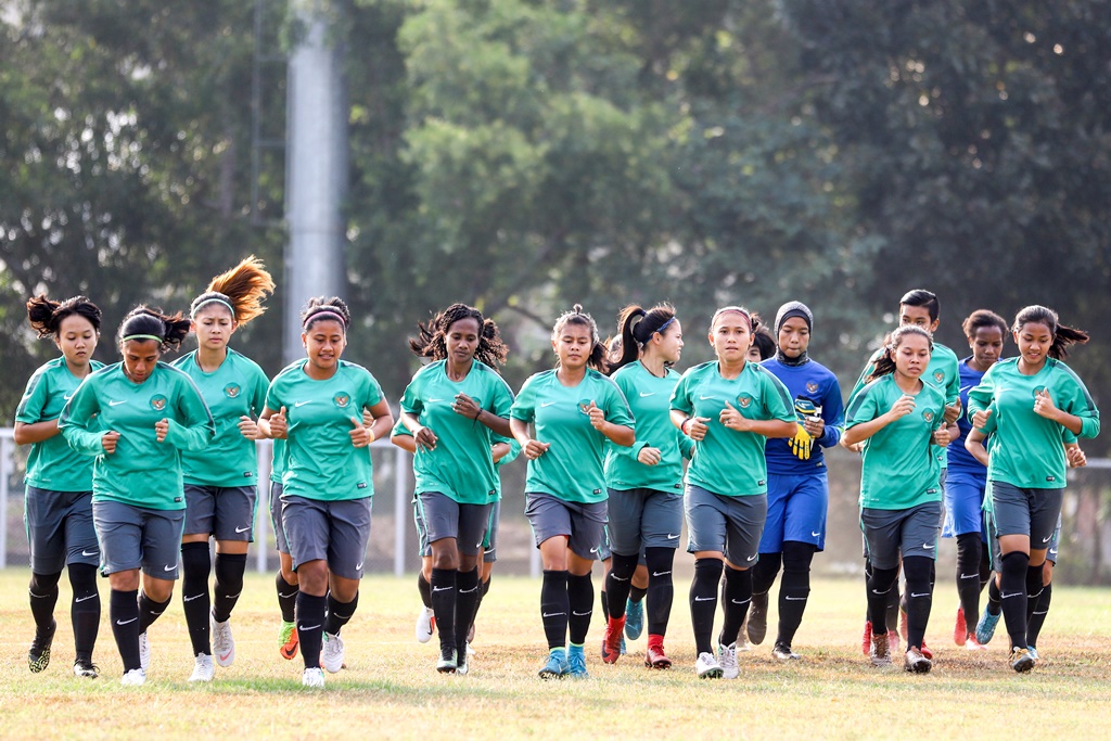 Sesi latihan timnas wanita Indonesia. (ANTARA FOTO/Nova Wahyudi)