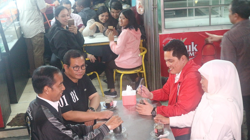 Kopi Hitam Temani Jokowi Menyapa Warga