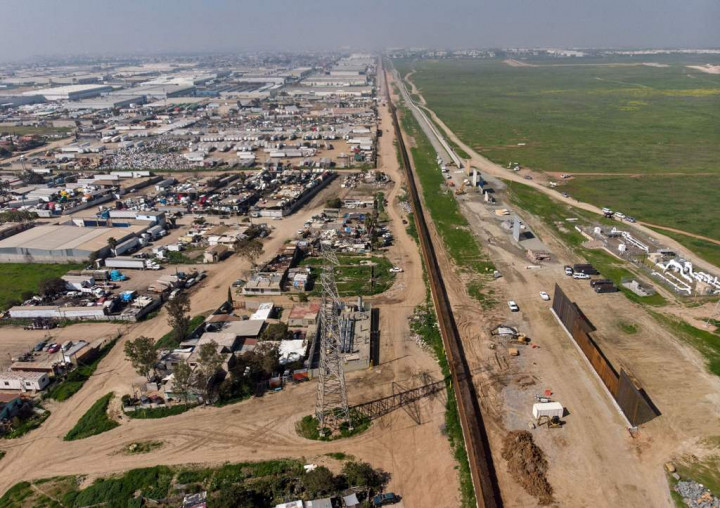 Pentagon Kucurkan Rp14,1 T untuk Tembok Perbatasan