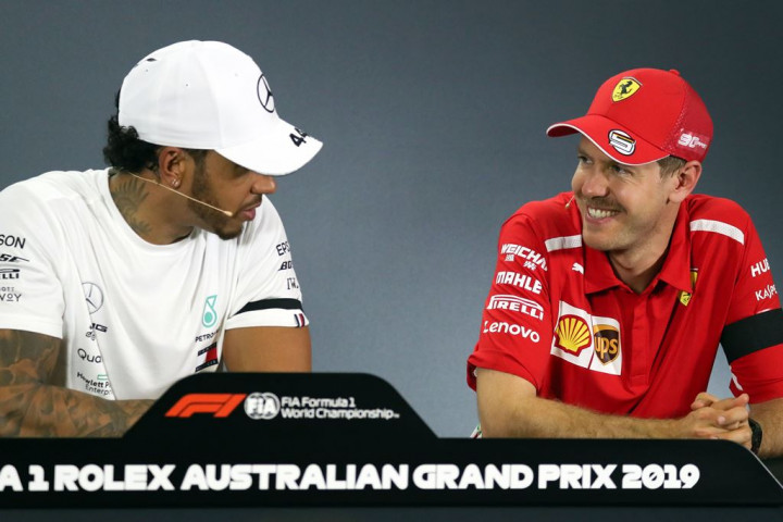 Lewis Hamilton Yakin Ferrari Masih Bersaing