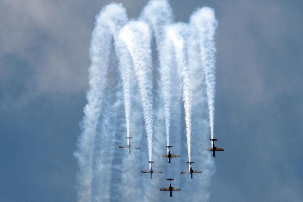 Tim Aerobatik Jupiter Menari di Langit Langkawi