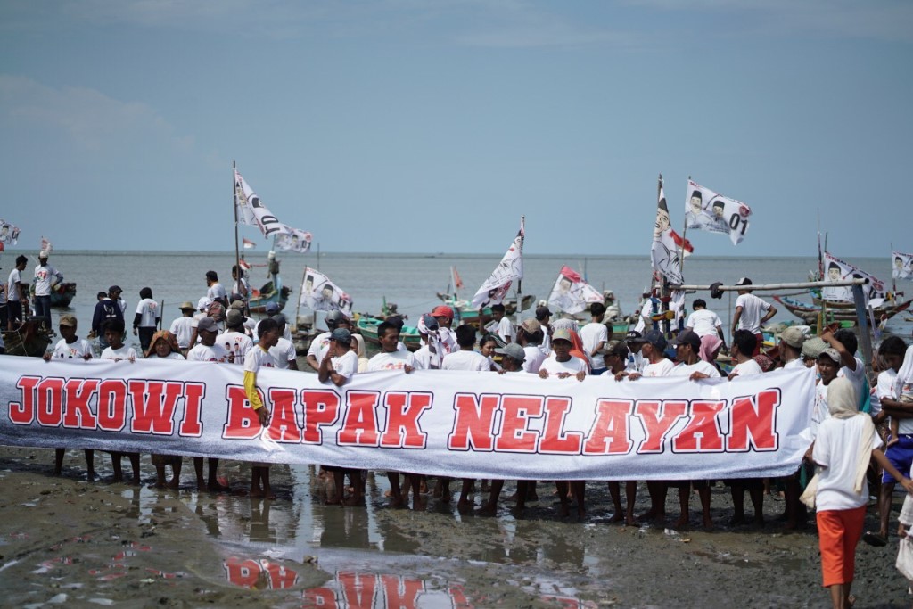 Jokowi Dapat Gelar Bapak Nelayan Serang