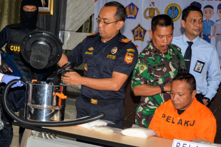 Petugas Gagalkan Penyelundupan Narkoba dalam Vacuum Cleaner