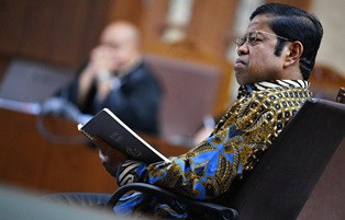 Berkomentar saat Pleidoi, Idrus Ditegur Hakim