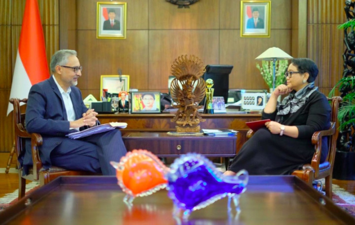 Indonesia-Inggris Tandatangani Kesepakatan Kayu Legal