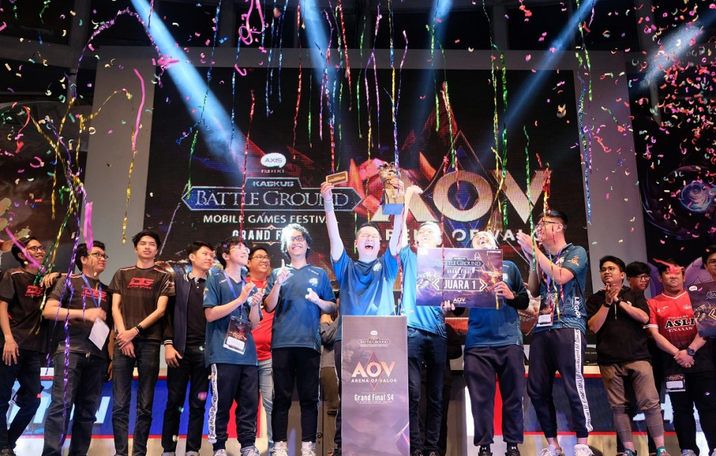 Divisi Arena of Valor tim EVOS Esports saat menjuarai Kaskus Battleground: Mobile Games  Festival Season 4.