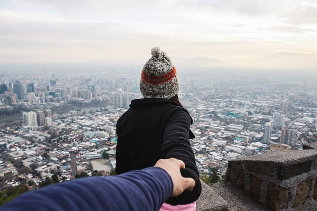 Psikolog Becky Spelman mengatakan, orang yang tumbuh dalam keadaan keluarga sering kesulitan mempercayai orang lain juga bisa mengembangkan rasa tidak percaya. (Foto: Pexels.com)