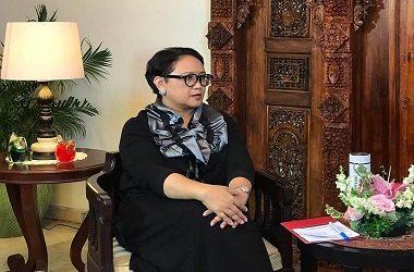 Sentuhan Kecil Menlu Retno dalam Diplomasi Indonesia