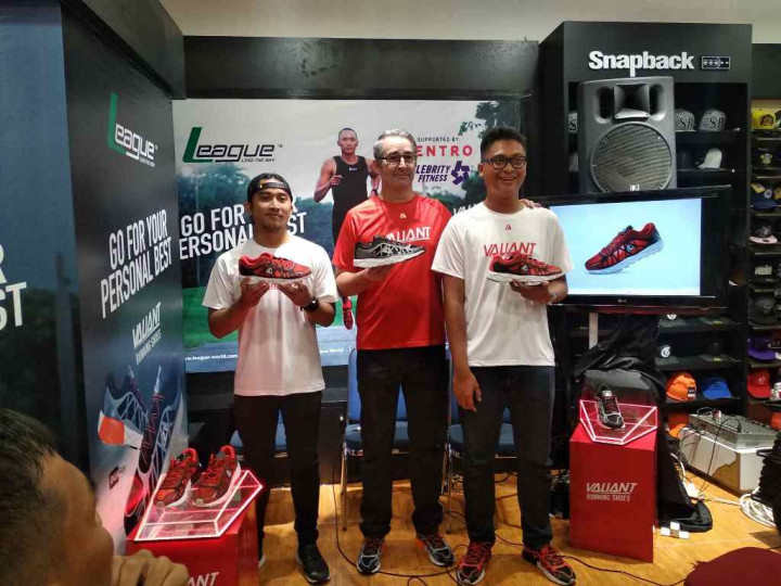 League Launching Sepatu Lari Kekinian 