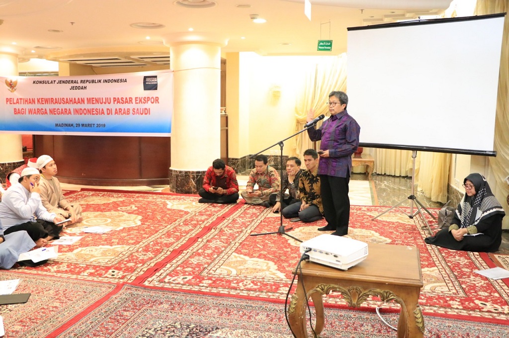Konsul Jenderal RI di Jeddah Mohamad Hery Saripudin memberikan keterangan mengenai program pelatihan, Senin 1 April 2019. (Foto: KJRI Jeddah)