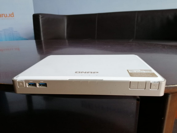 QNAP TBS -453DX, NAS Teramping dan Desain Menawan