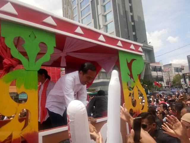 Jokowi Sapa Warga Palembang