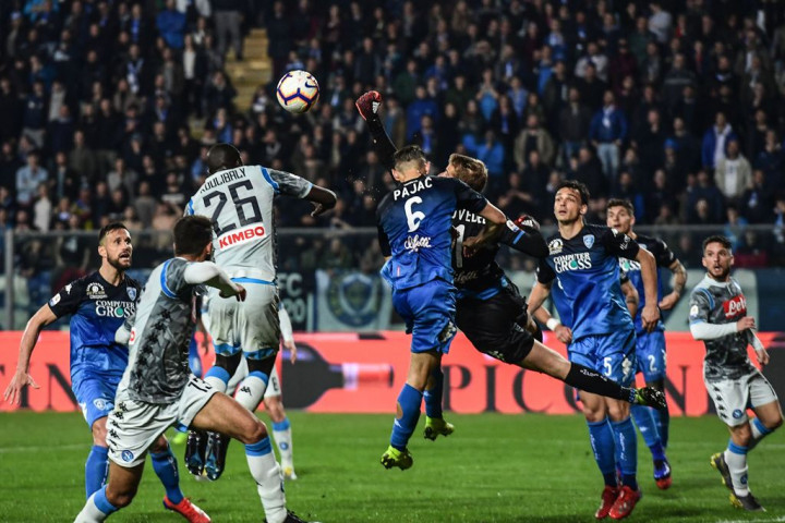 Napoli Dikalahkan Empoli, Peluang Juve Raih Scudetto Semakin Terbuka