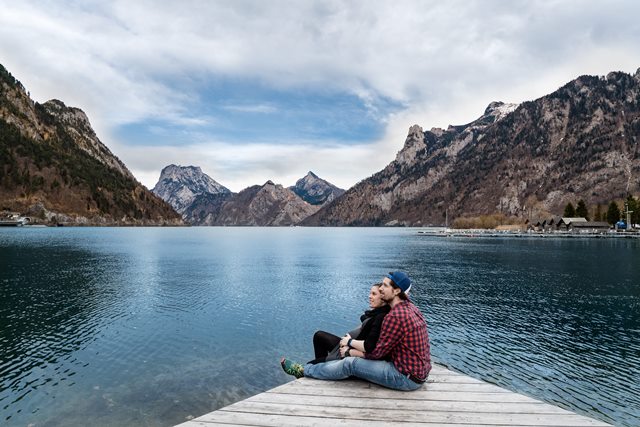 Studi dalam Journal of Sex and Marital Therapy mengatakan semakin pujian yang diberikan suami terhadap istri mampu meningkatkan rasa percaya diri. (Foto: Pexels.com)