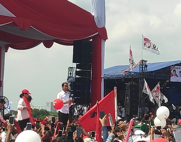 Jokowi Targetkan Menang di Atas 75% di Cirebon