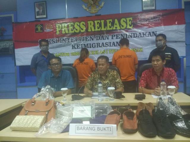 Petugas Imigrasi Makassar Tahan Dua Warga Tiongkok