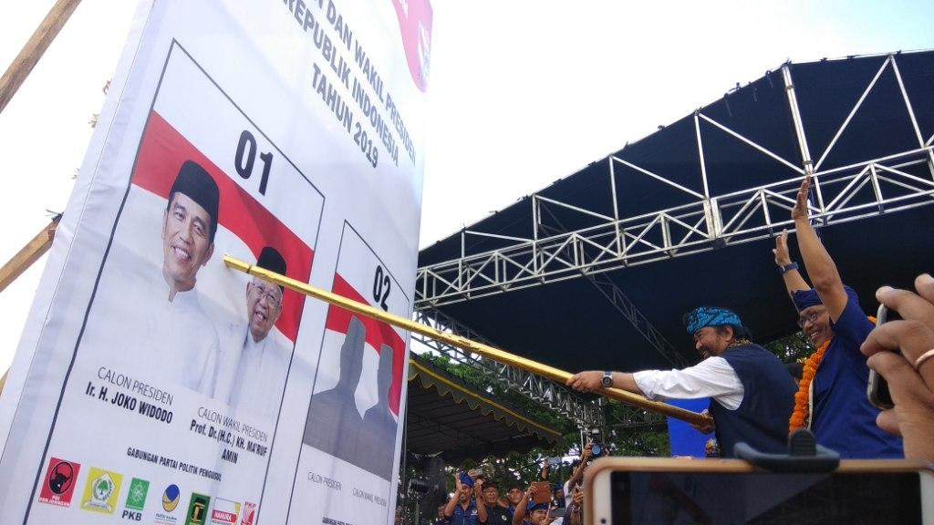 Surya Paloh 'Coblos' Jokowi-Ma'ruf di Bali