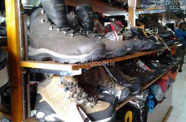 Sepatu Outdoor, Solusi Murah untuk <i>Riding</i> Harian
