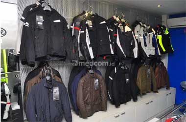 Trik Membersihkan <i>Apparel</i> Berbahan Kulit