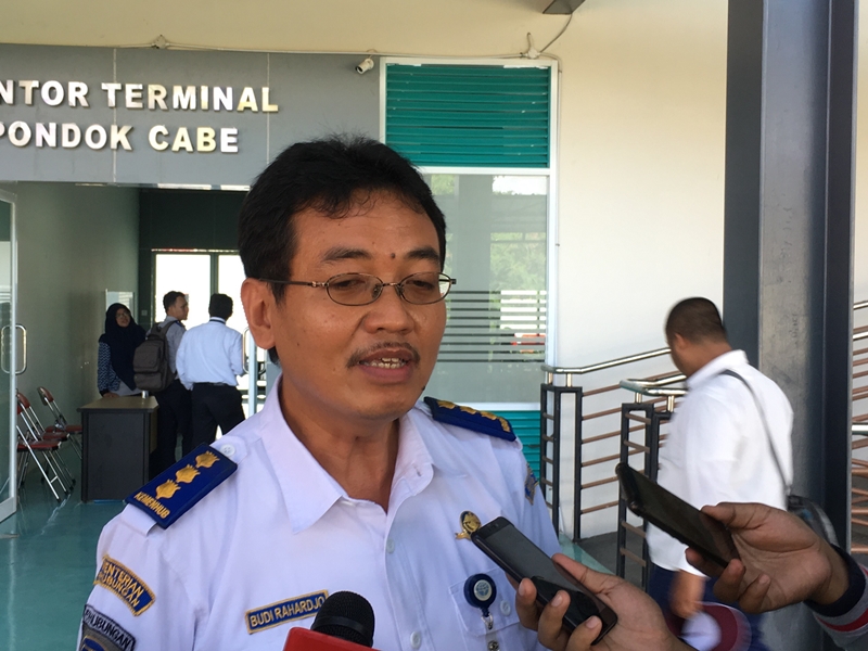 Budi Rahardjo, di Terminal Pondok Cabe, Tangerang Selatan, Banten Senin 8 April 2019. Medcom.id/Farhan Dwitama