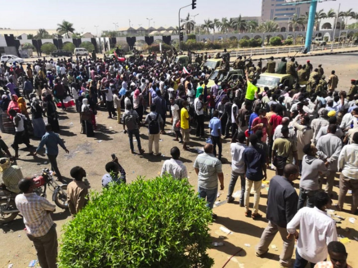 Lima Tewas dalam Protes Menuntut Presiden Sudan Mundur